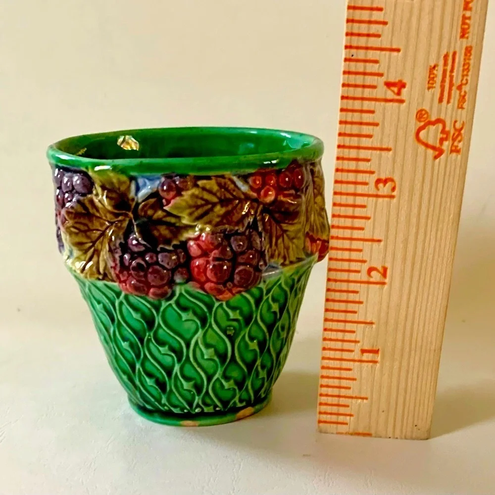 Coronet Czechoslovakia Registered Ceramic Jar
